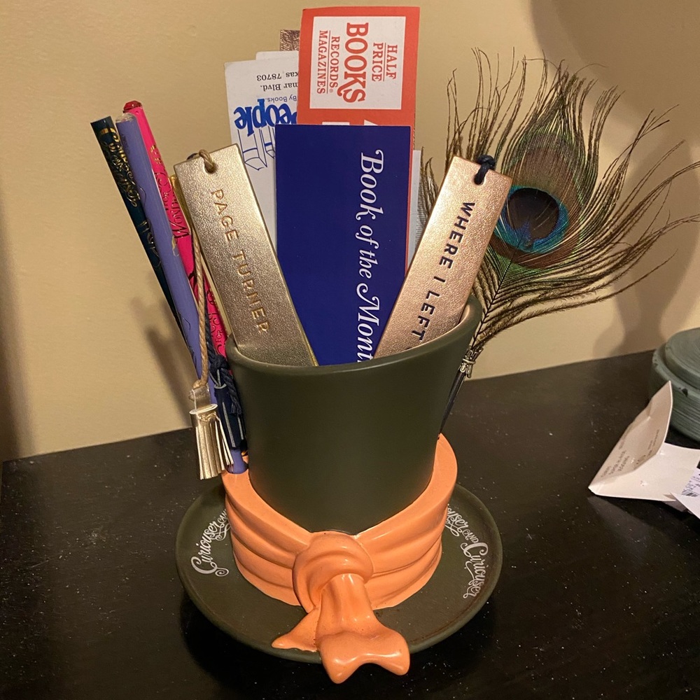 Alice in Wonderland bookmark holder